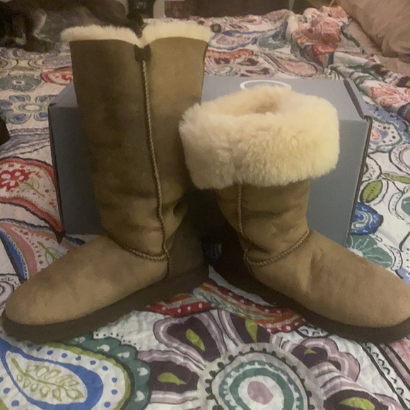 Distressed Brown Bailey Triplet Ugg Boots - Picture 3 of 8